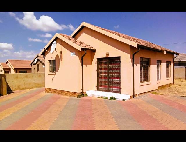 3 BEDROOM HOUSE FOR SALE IN BERGSIG